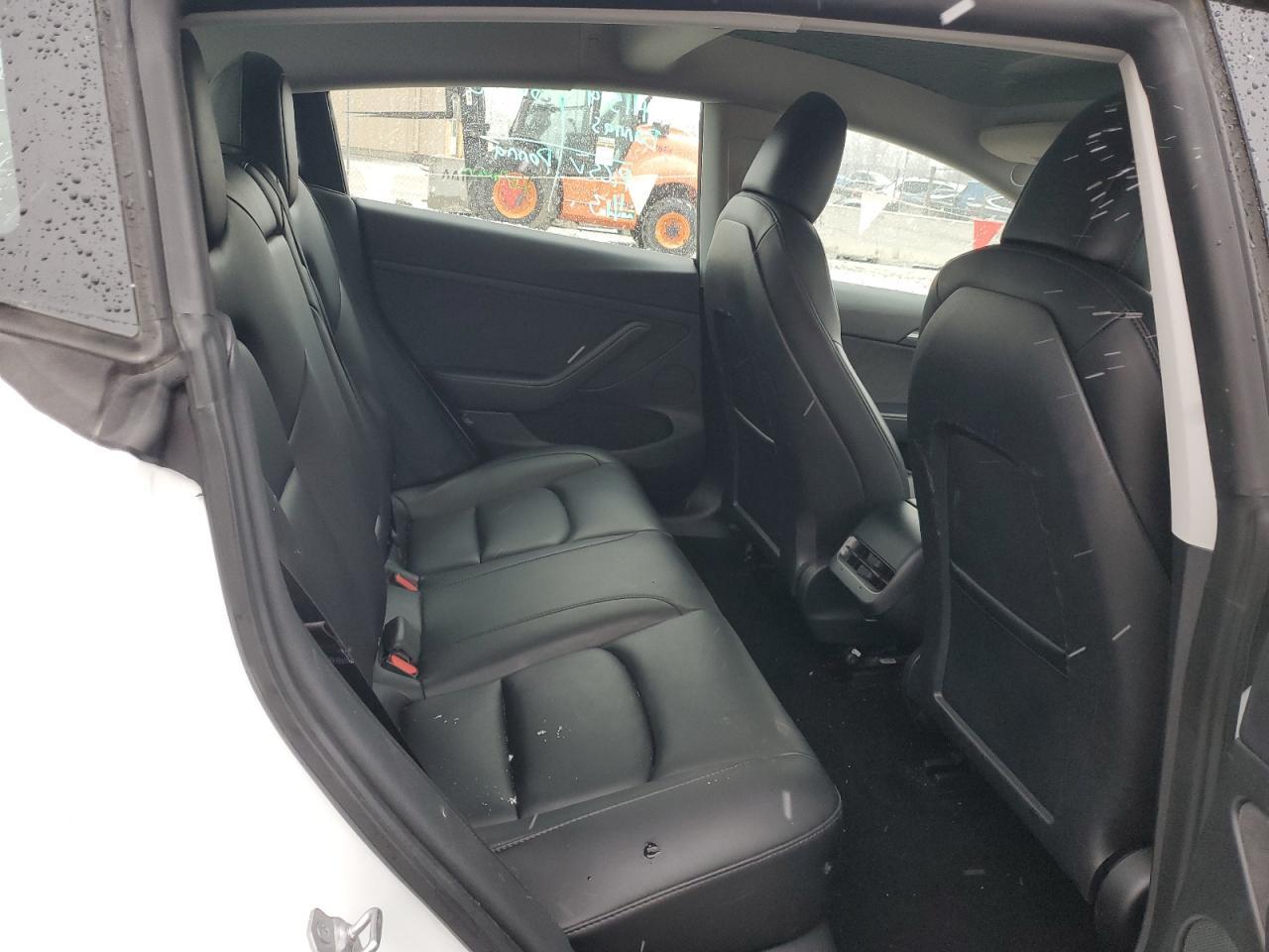 2021 Tesla Model 3 - zdjęcie 10