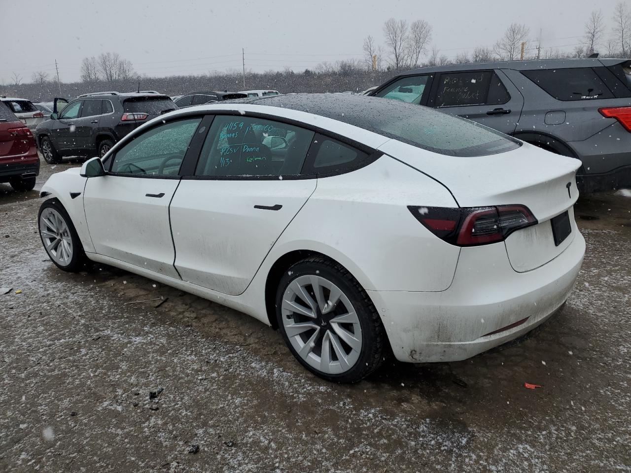2021 Tesla Model 3 - zdjęcie 2