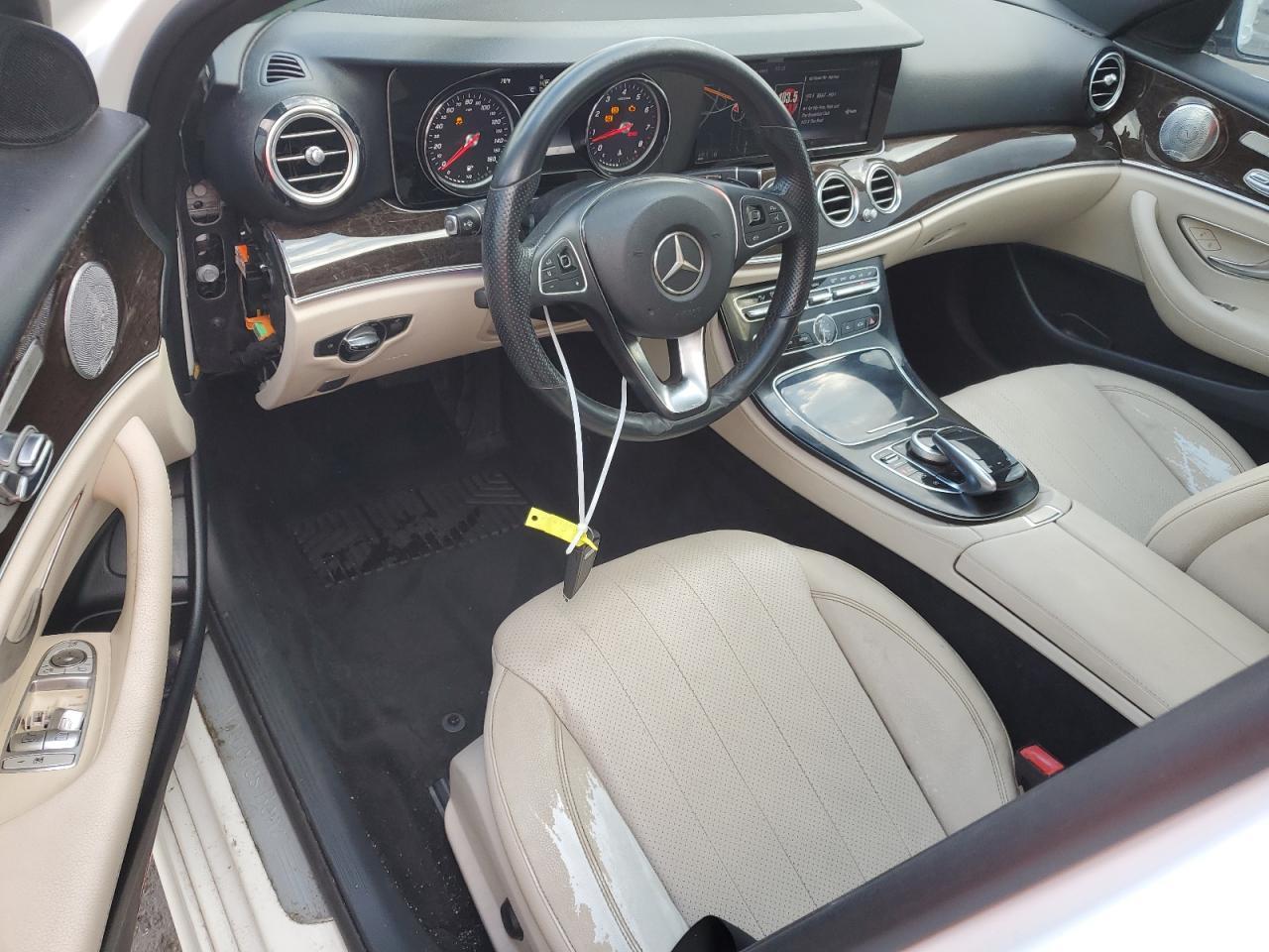 2017 Mercedes-Benz E 300 - zdjęcie 8