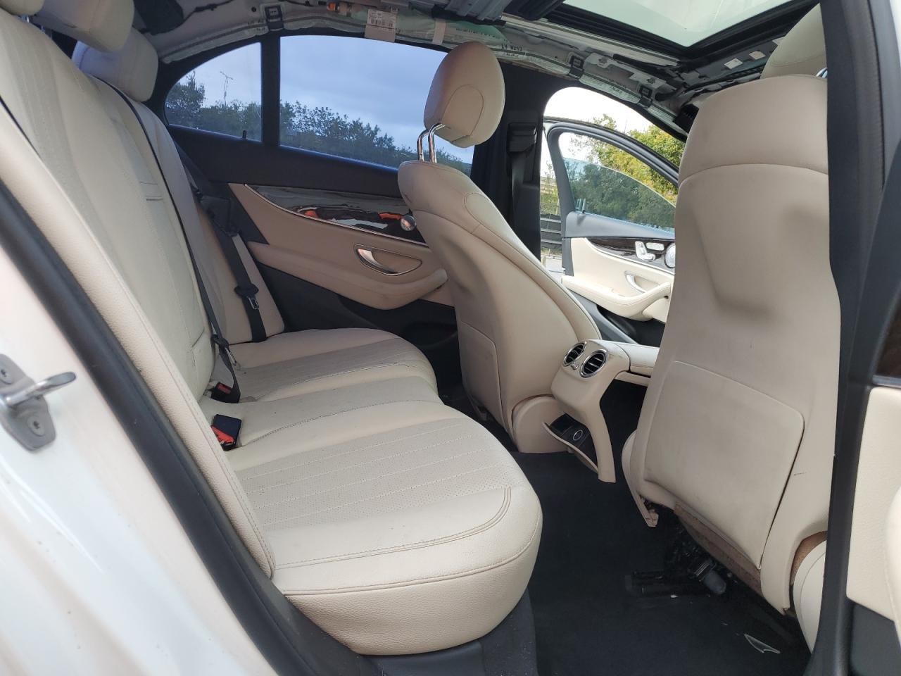 2017 Mercedes-Benz E 300 - zdjęcie 10