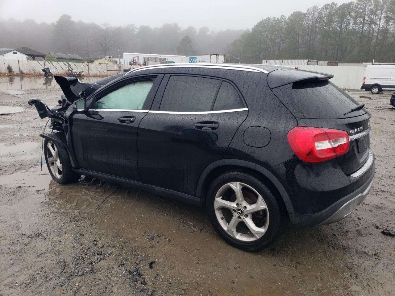 2019 Mercedes-Benz Gla 250 4Matic - zdjęcie 2