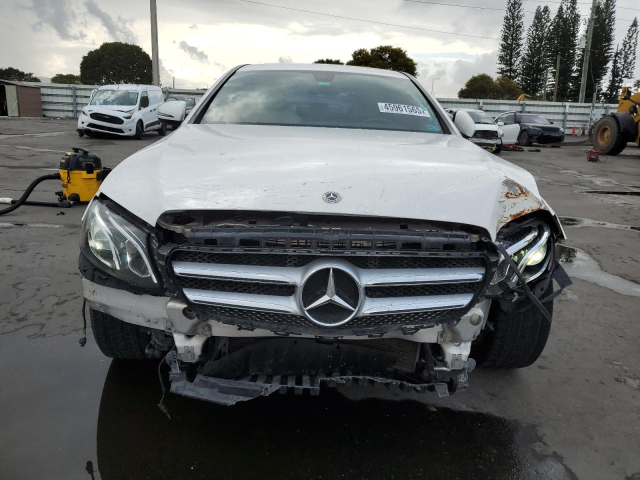 2017 Mercedes-Benz E 300 - zdjęcie 5