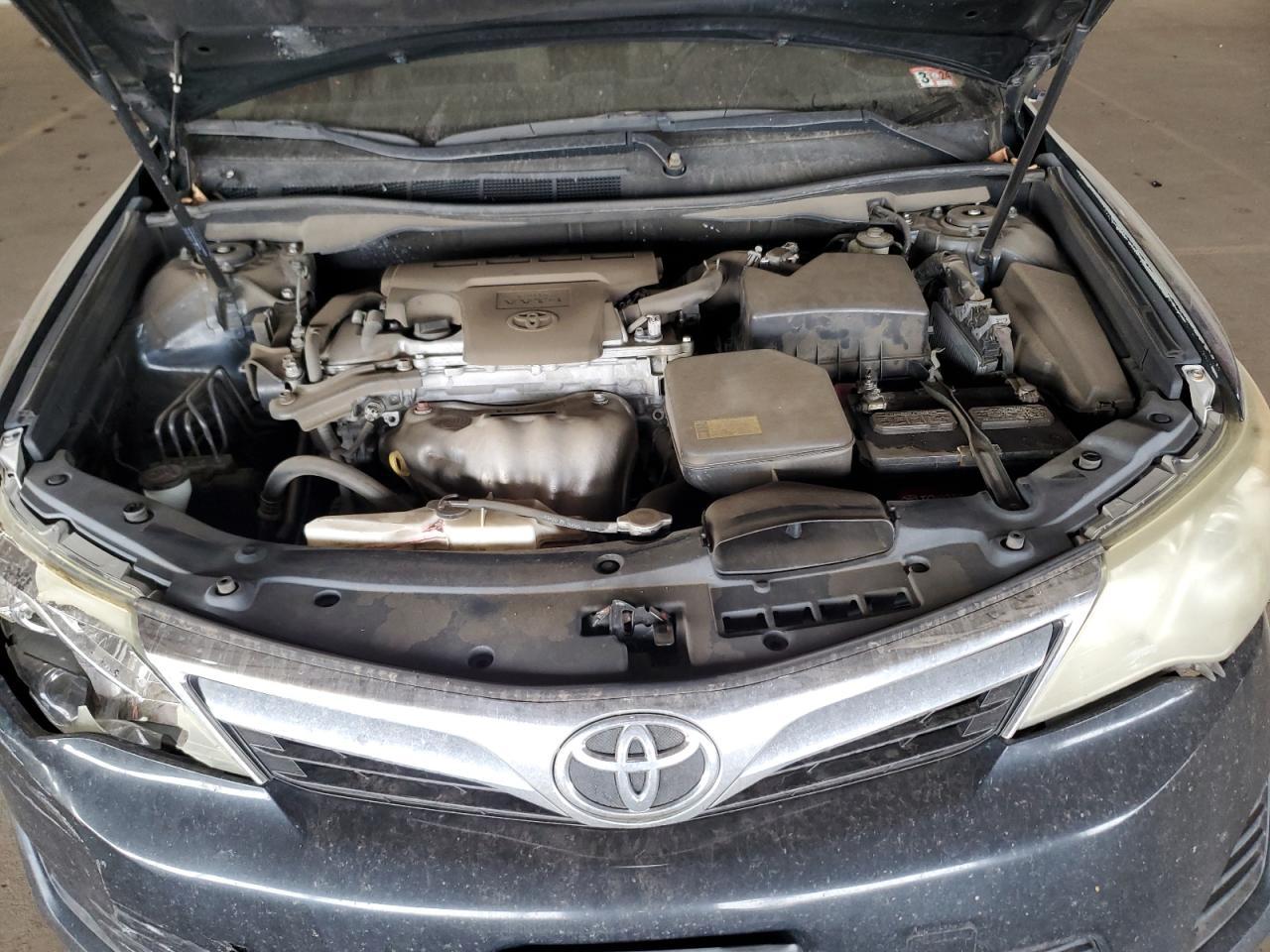 2014 Toyota Camry L - zdjęcie 11