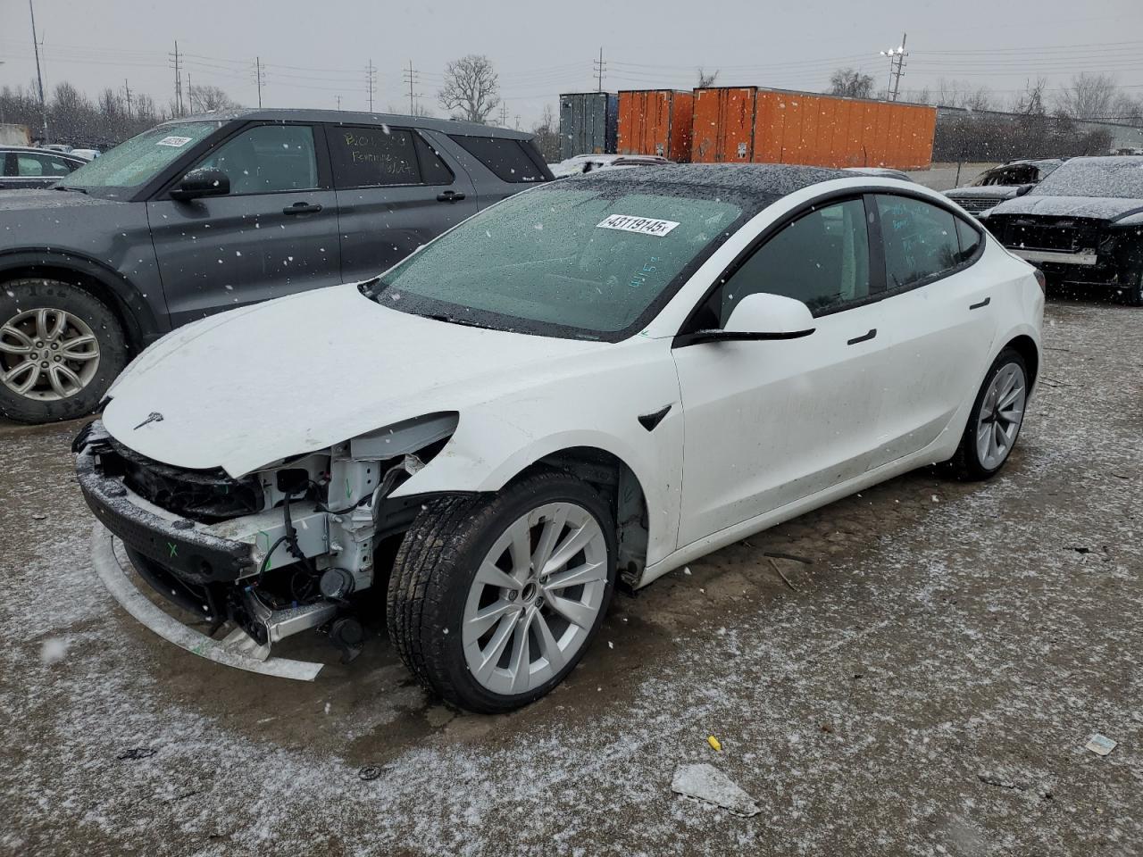 2021 Tesla Model 3 - zdjęcie główne