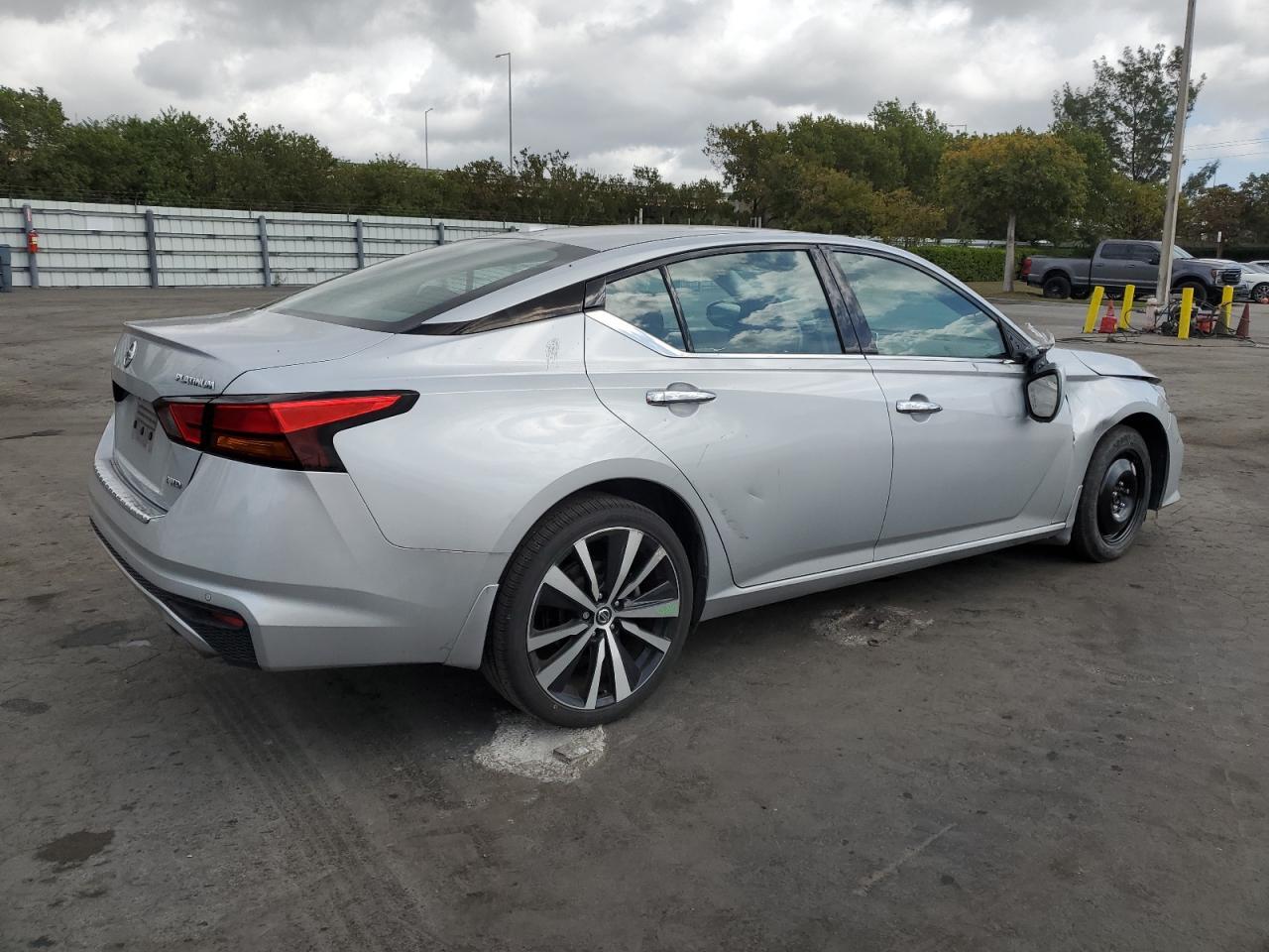 2022 Nissan Altima Platinum - zdjęcie 3