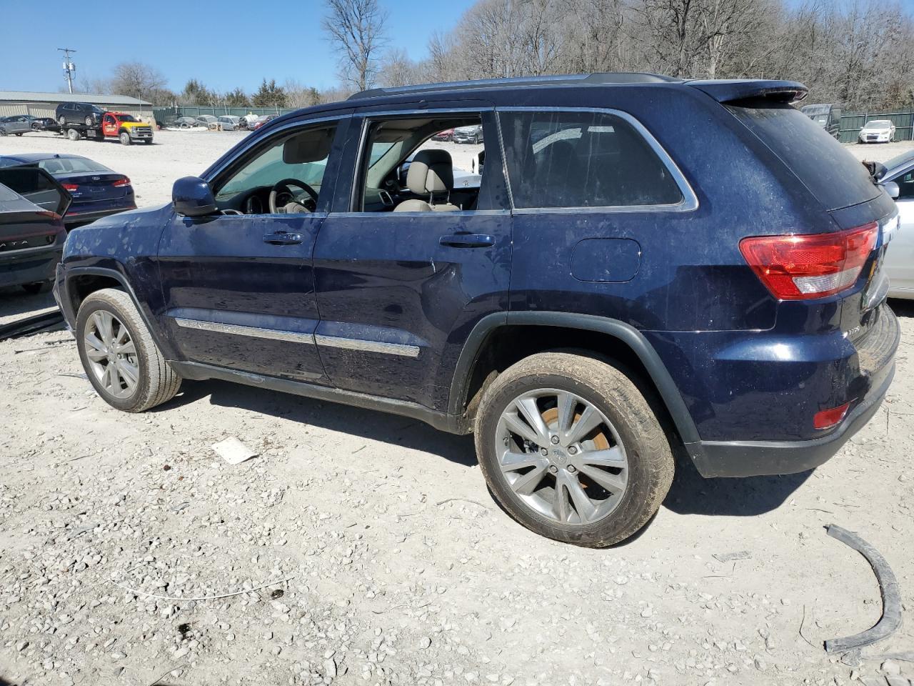2013 Jeep Grand Cherokee Laredo - zdjęcie 2