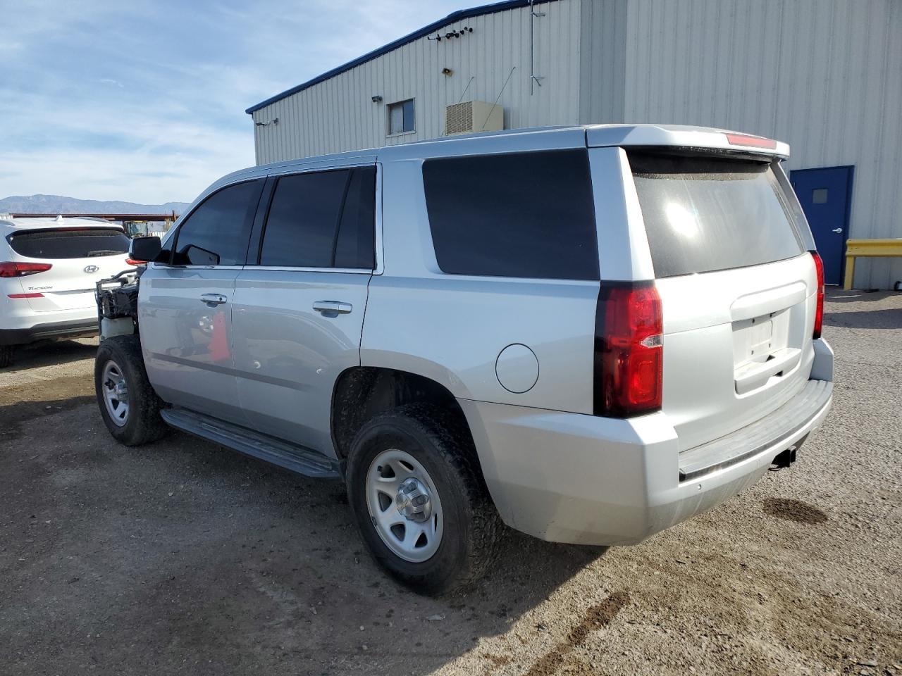 2020 Chevrolet Tahoe Special - zdjęcie 2