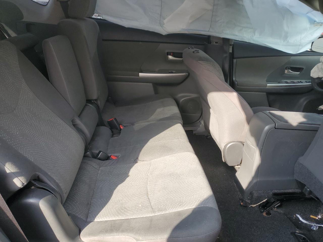 2014 Toyota Prius V - zdjęcie 10