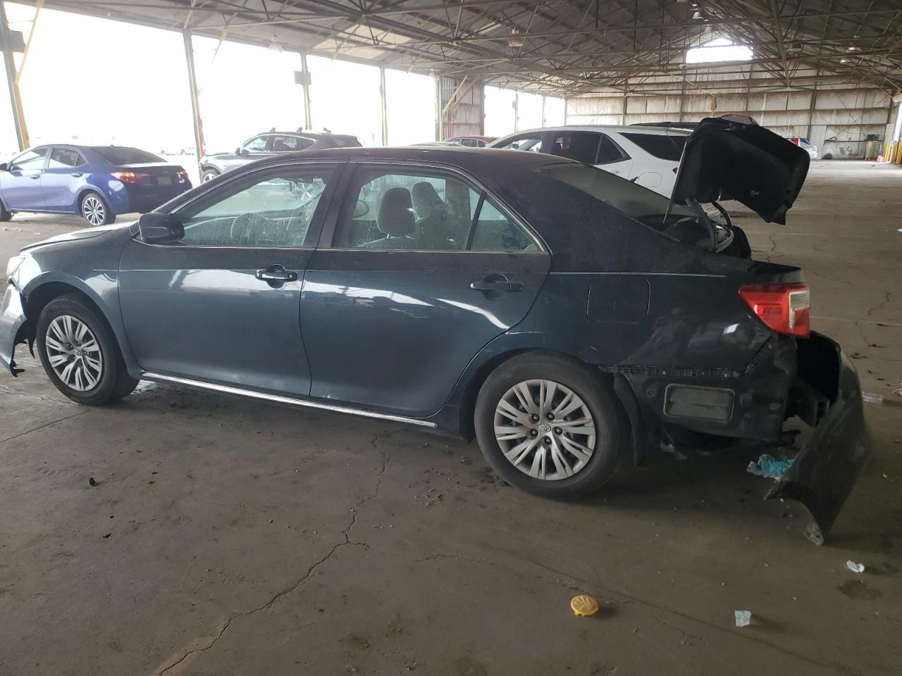 2014 Toyota Camry L - zdjęcie 2