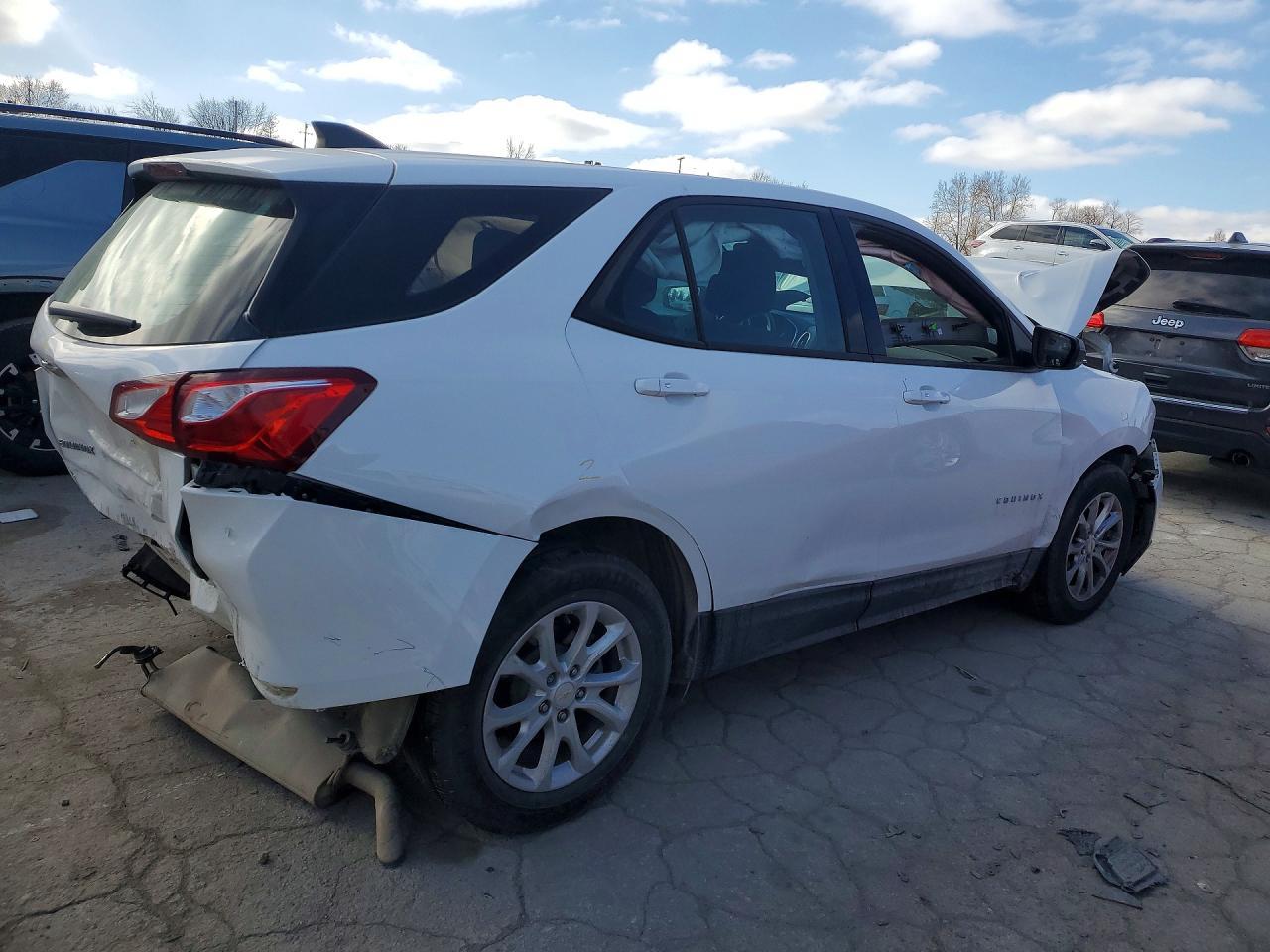 2018 Chevrolet Equinox Ls - zdjęcie 3