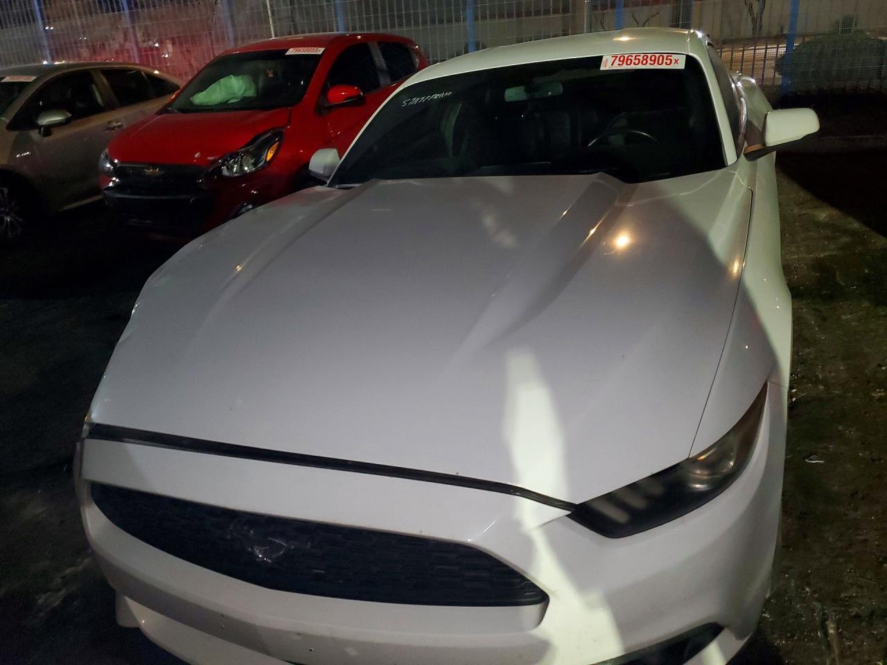 2016 Ford Mustang - zdjęcie 5