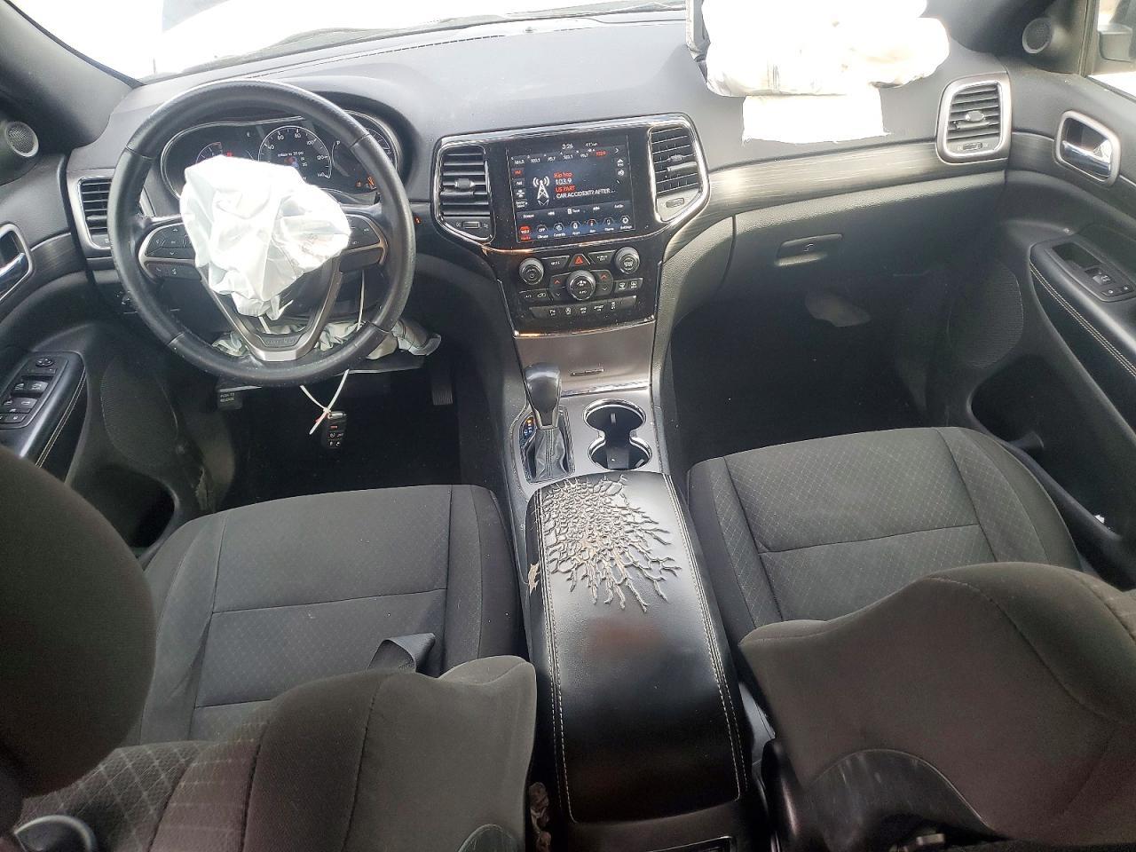 2021 Jeep Grand Cherokee Laredo - zdjęcie 8