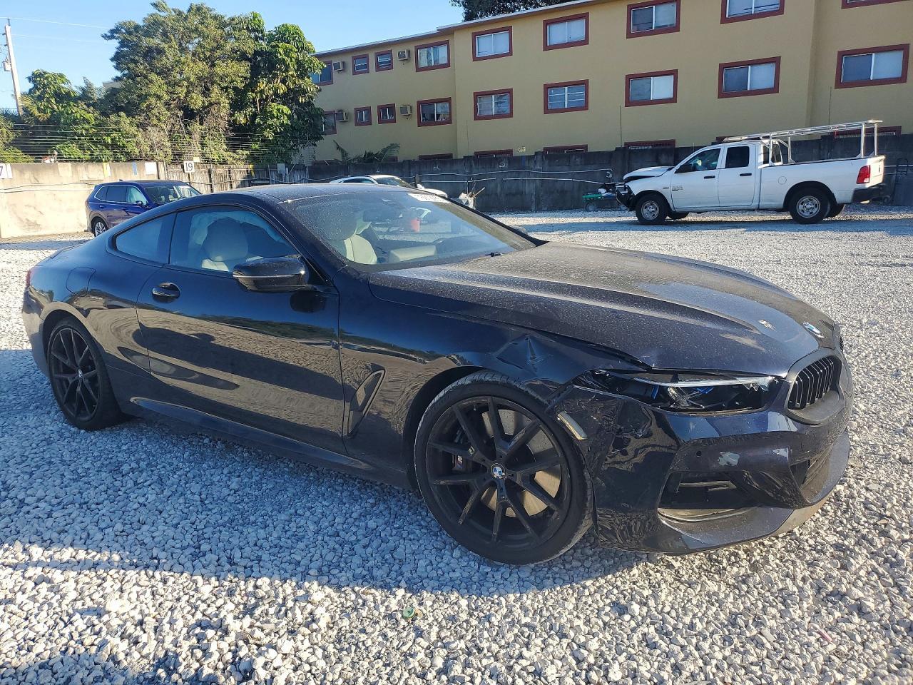 BMW Seria 8 - zdjęcie 4