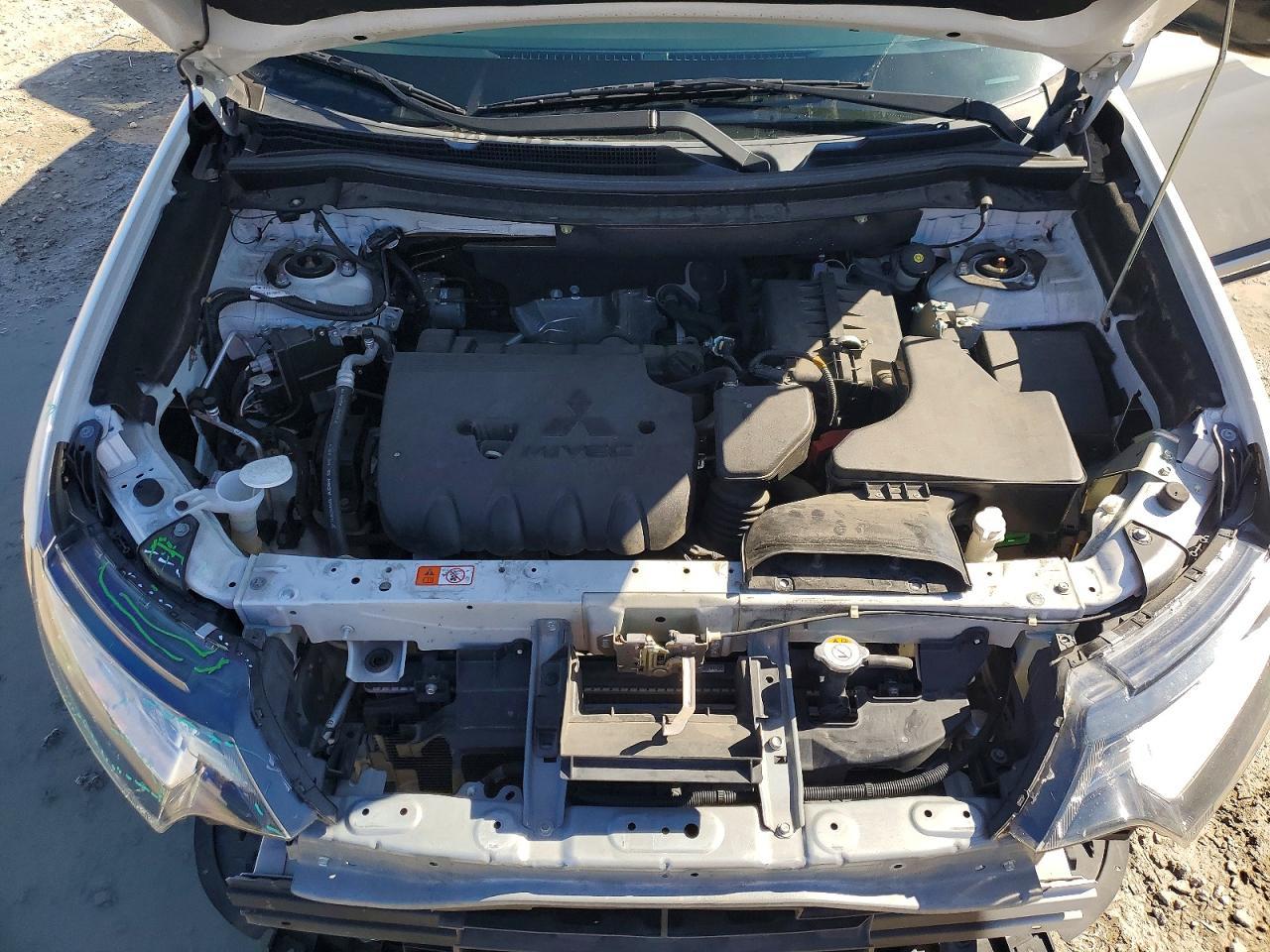 2019 Mitsubishi Outlander Es - zdjęcie 12