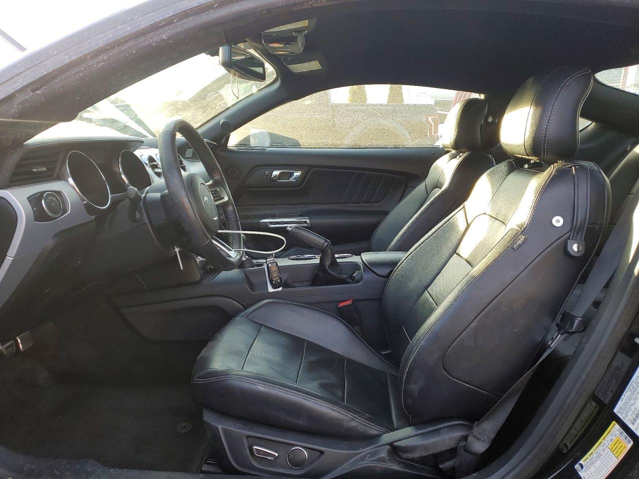 2016 Ford Mustang - zdjęcie 7