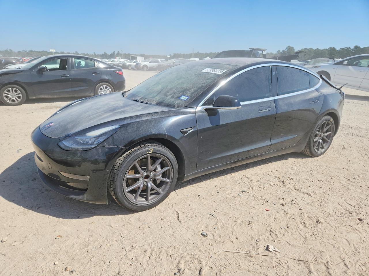 2018 Tesla Model 3 - zdjęcie główne
