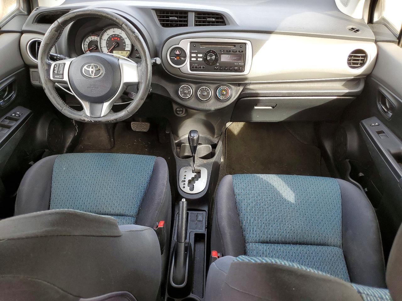 2014 Toyota Yaris 5-Door Se - zdjęcie 8