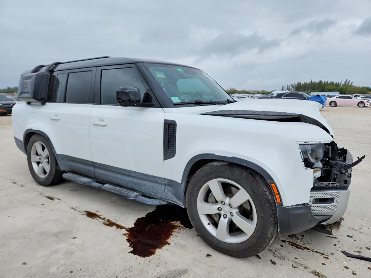2024 Land Rover Defender 130 S - zdjęcie 4