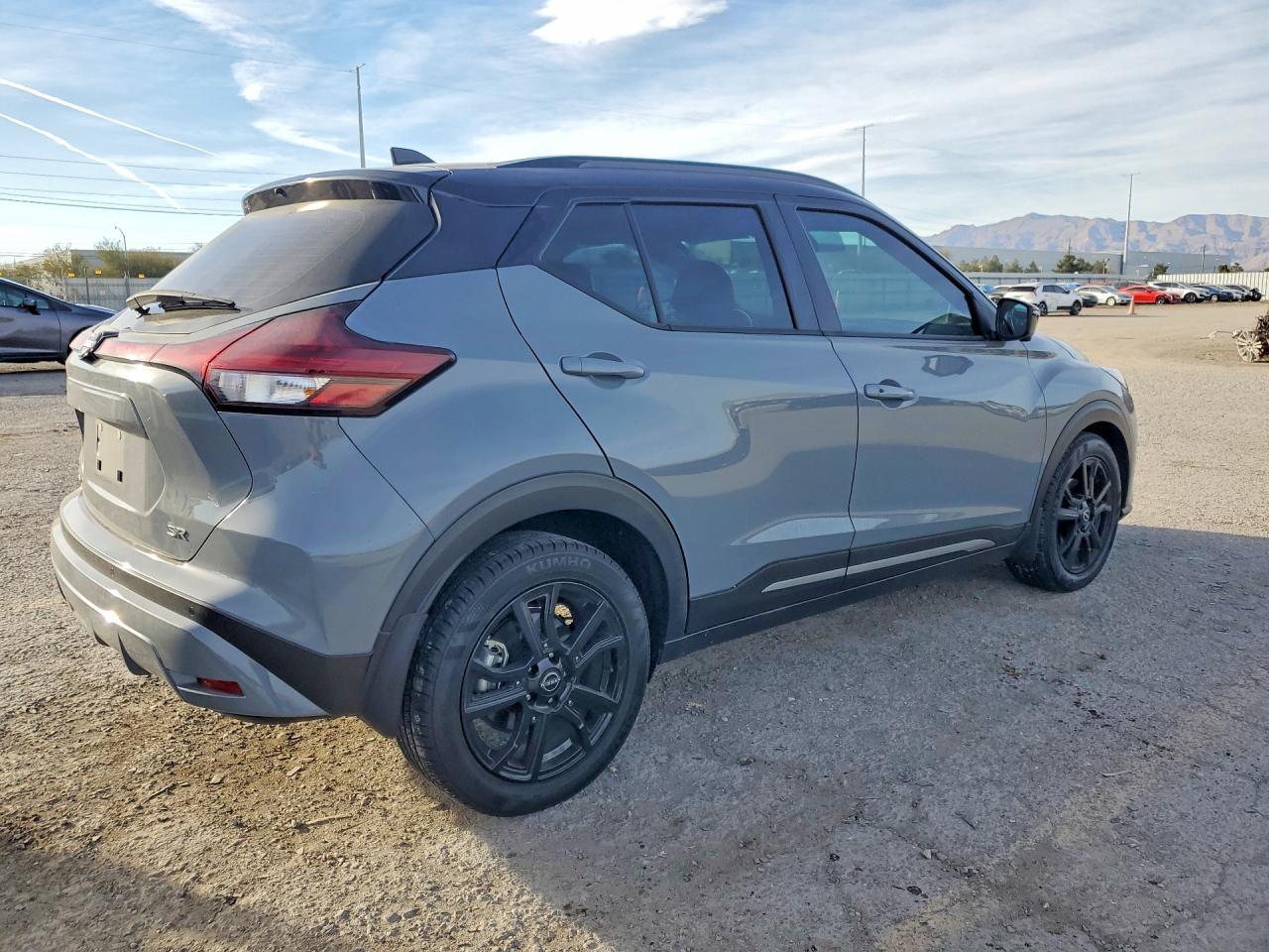 2023 Nissan Kicks Sr - zdjęcie 3