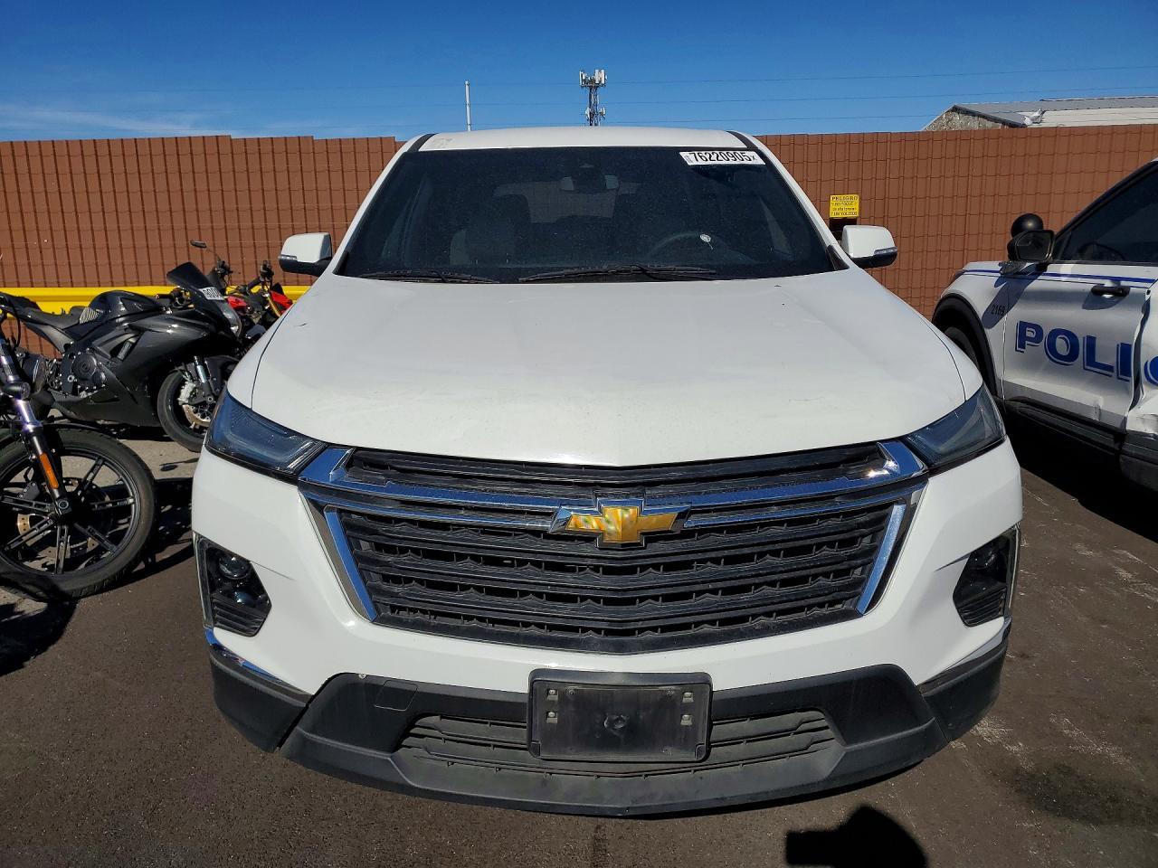2022 Chevrolet Traverse Ls - zdjęcie 5
