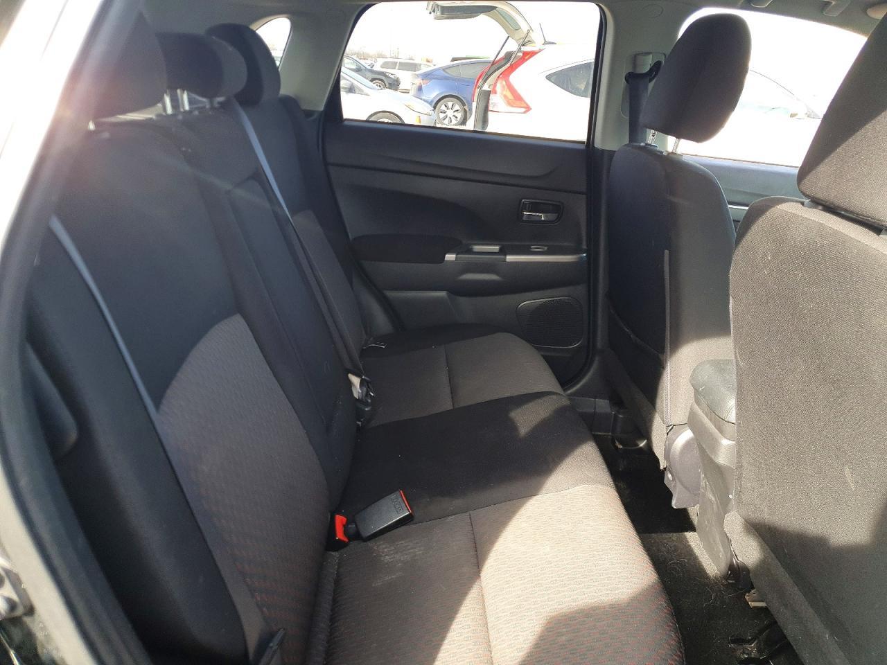 2019 Mitsubishi Outlander Sport Es - zdjęcie 11