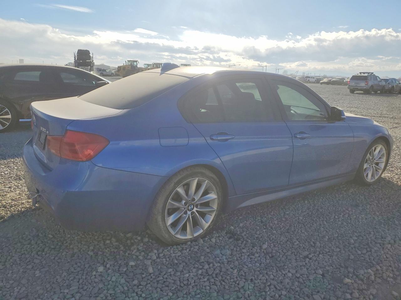 2016 BMW 330E - zdjęcie 3