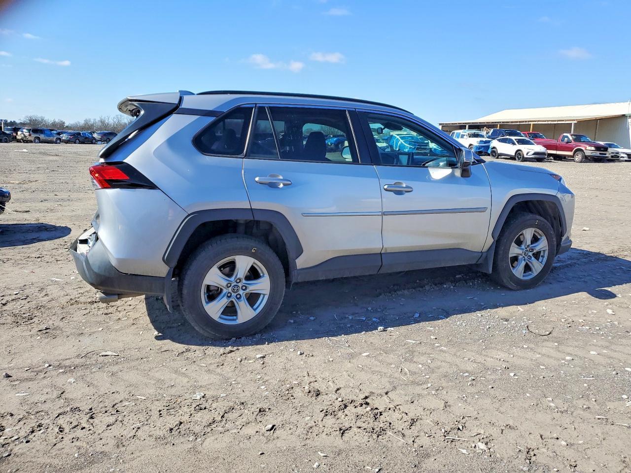 2019 Toyota Rav4 Xle - zdjęcie 3