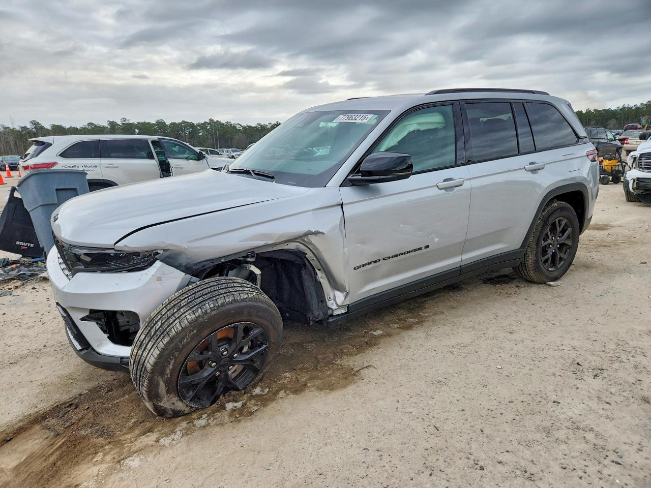 2025 Jeep Grand Cherokee Laredo - zdjęcie główne