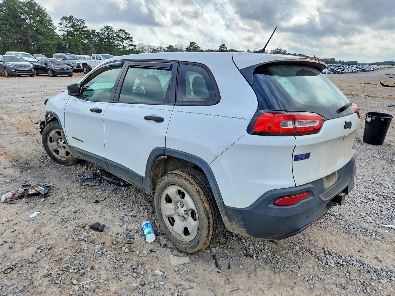 2014 Jeep Cherokee Sport - zdjęcie 2