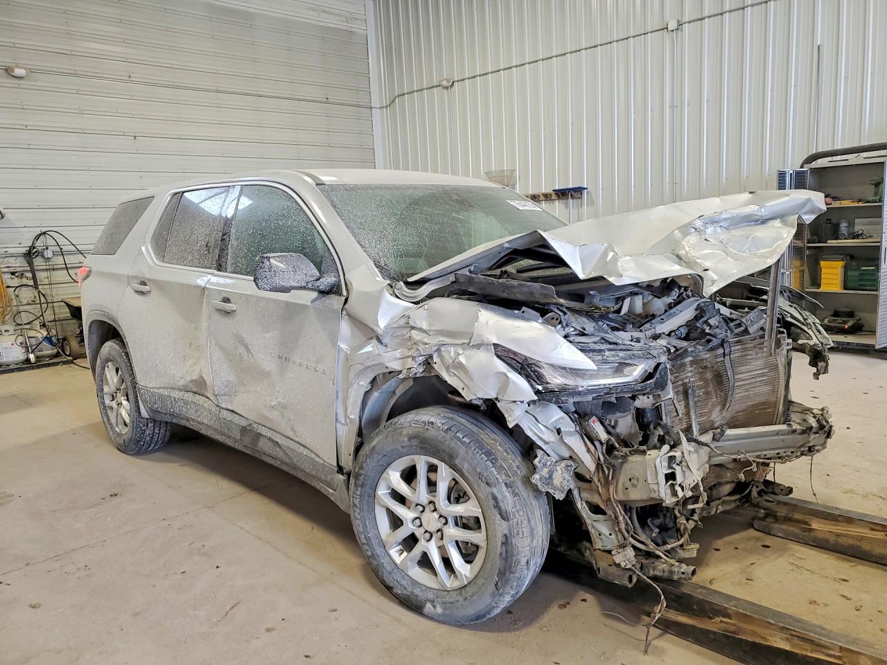 2022 Chevrolet Traverse Ls - zdjęcie 4