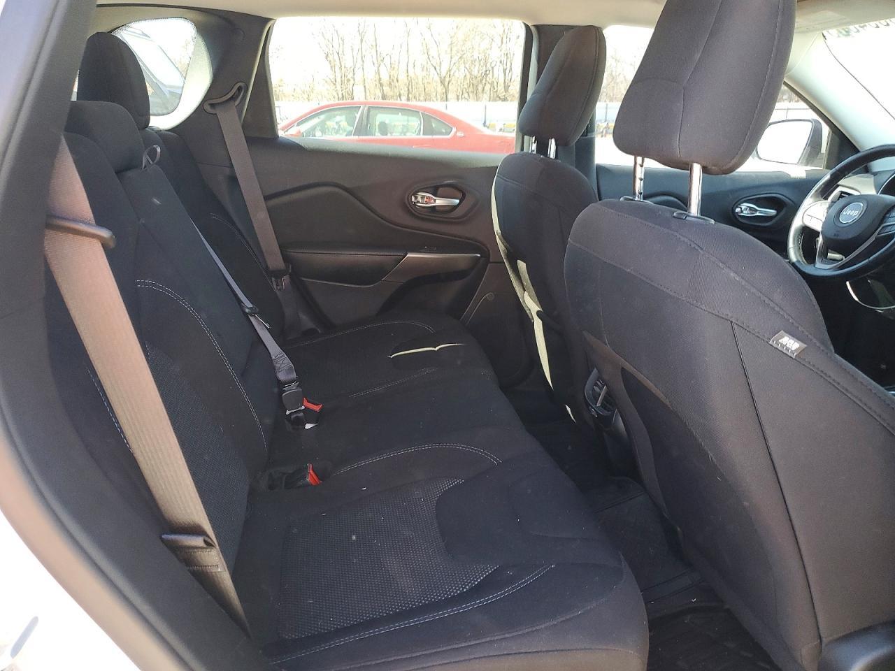 2020 Jeep Cherokee Latitude - zdjęcie 11