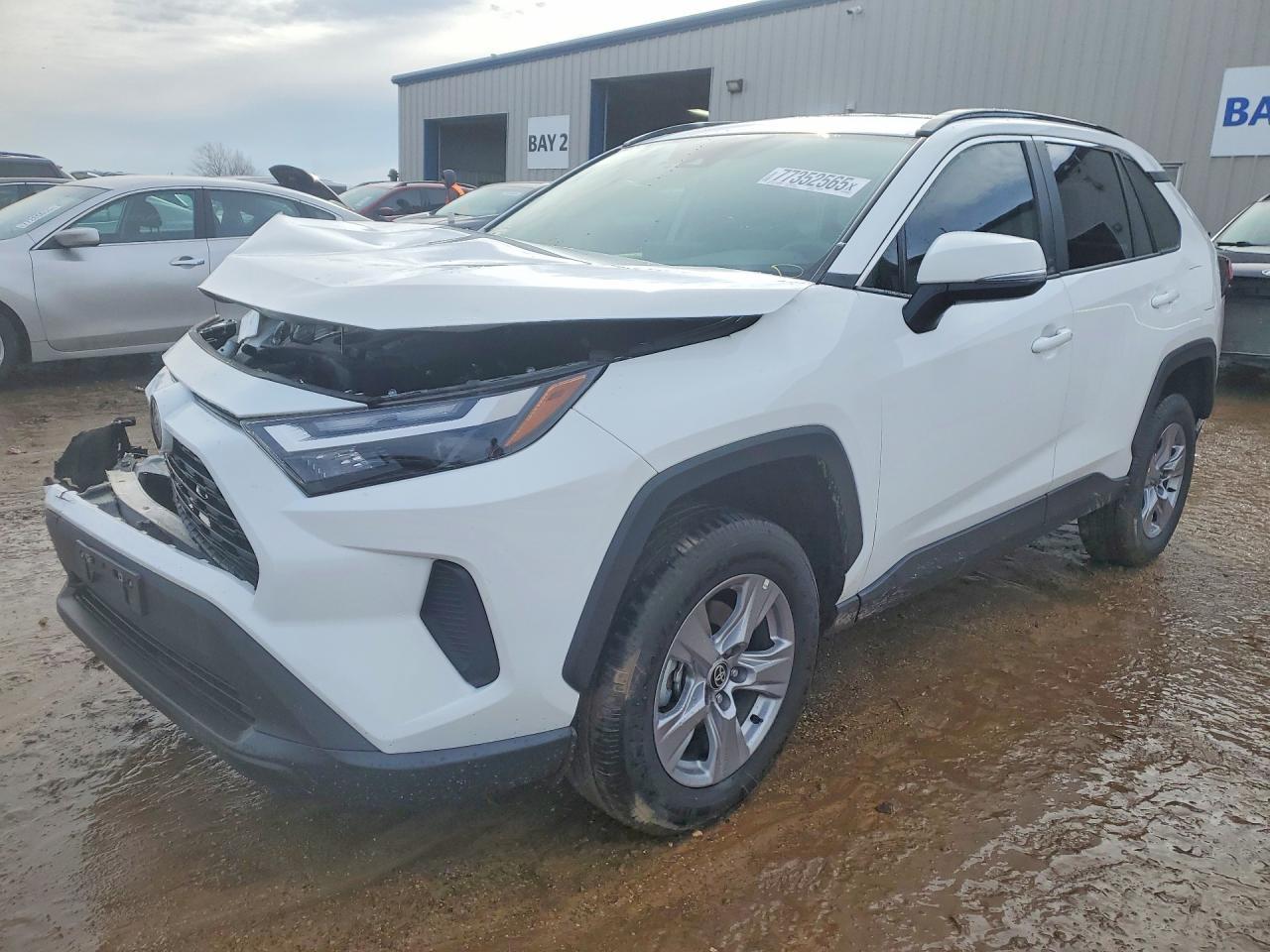 2025 Toyota Rav4 Xle - zdjęcie główne
