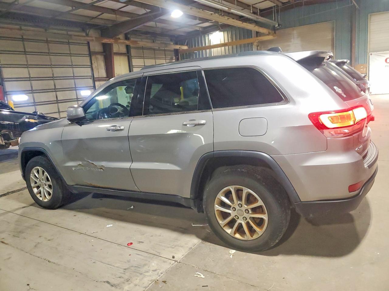 2015 Jeep Grand Cherokee Laredo - zdjęcie 2