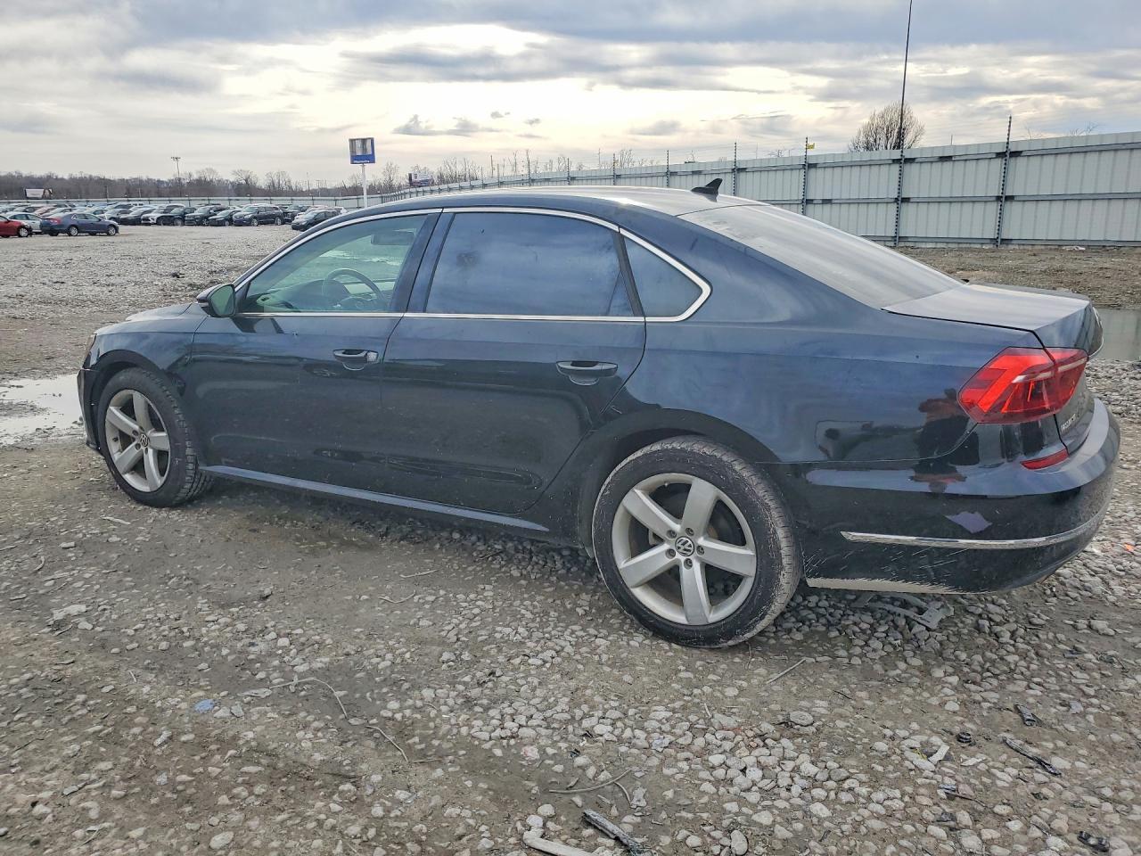 2018 Volkswagen Passat Se - zdjęcie 2