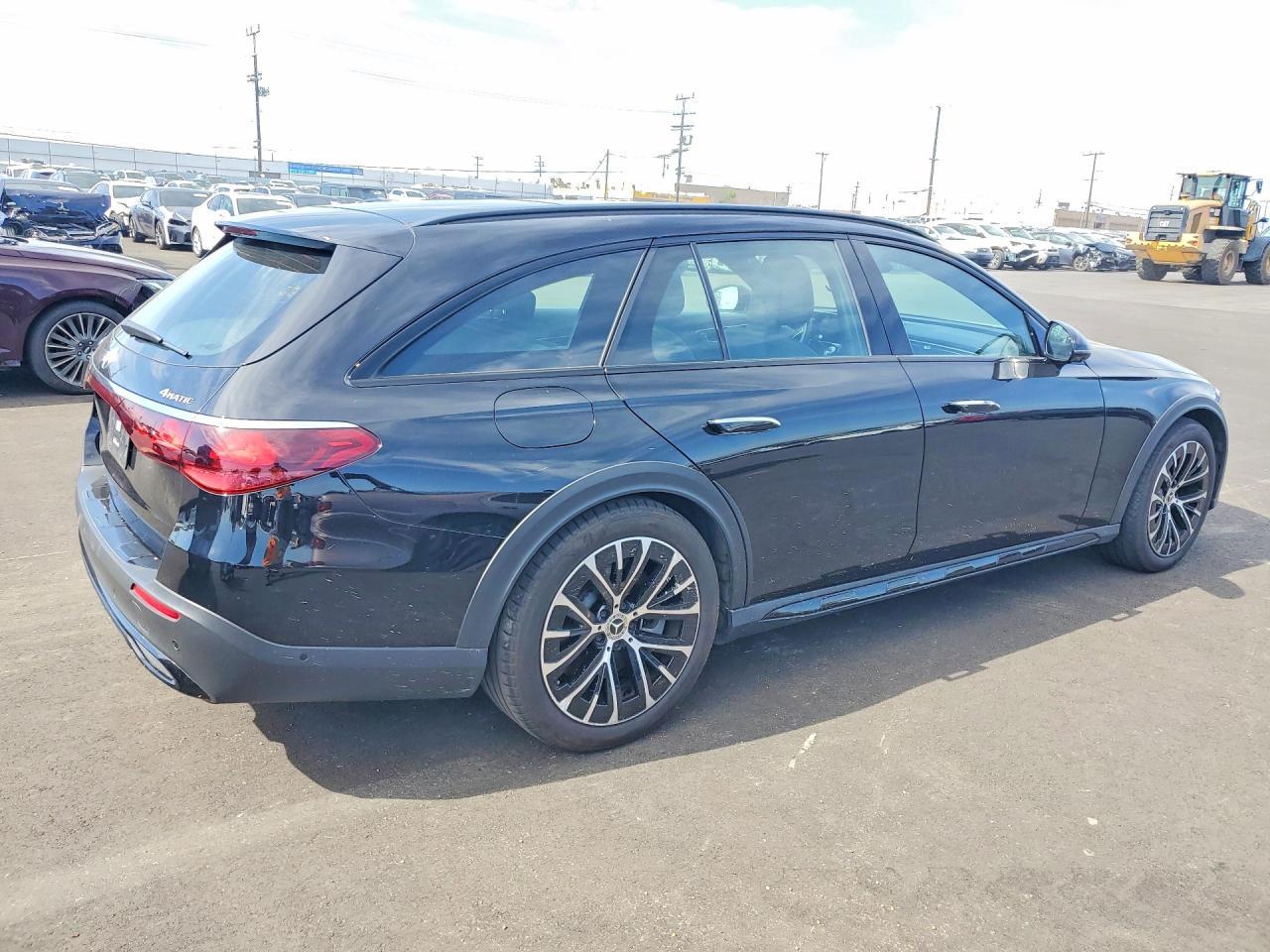 2025 Mercedes-Benz E 450 4M All Terrain - zdjęcie 3