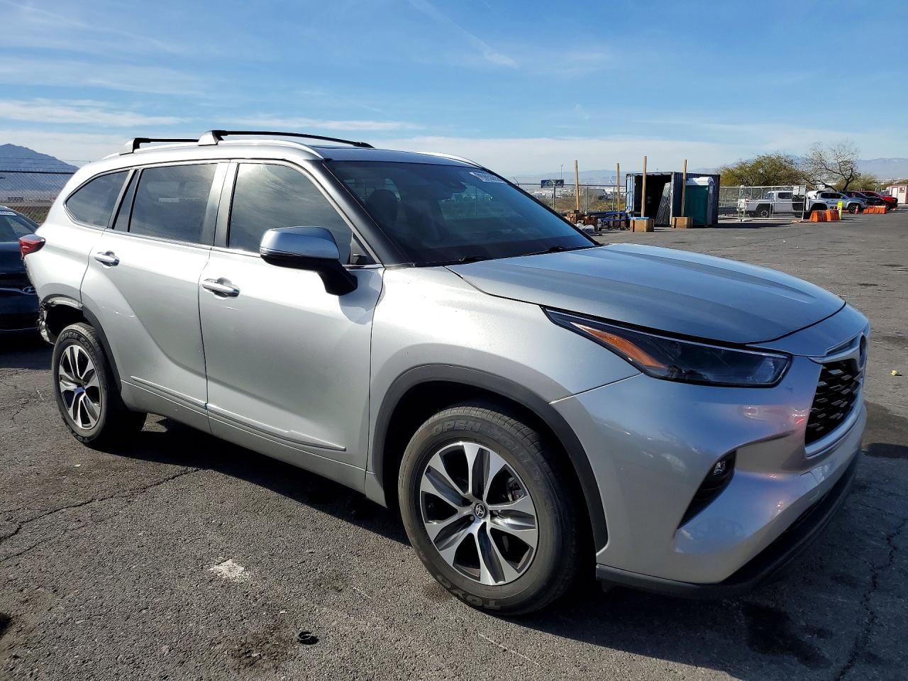 2023 Toyota Highlander Hybrid - zdjęcie 4