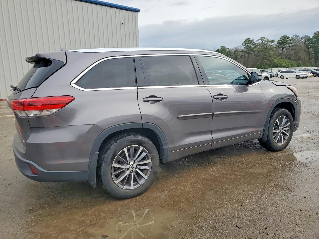 2017 Toyota Highlander Xle - zdjęcie 3