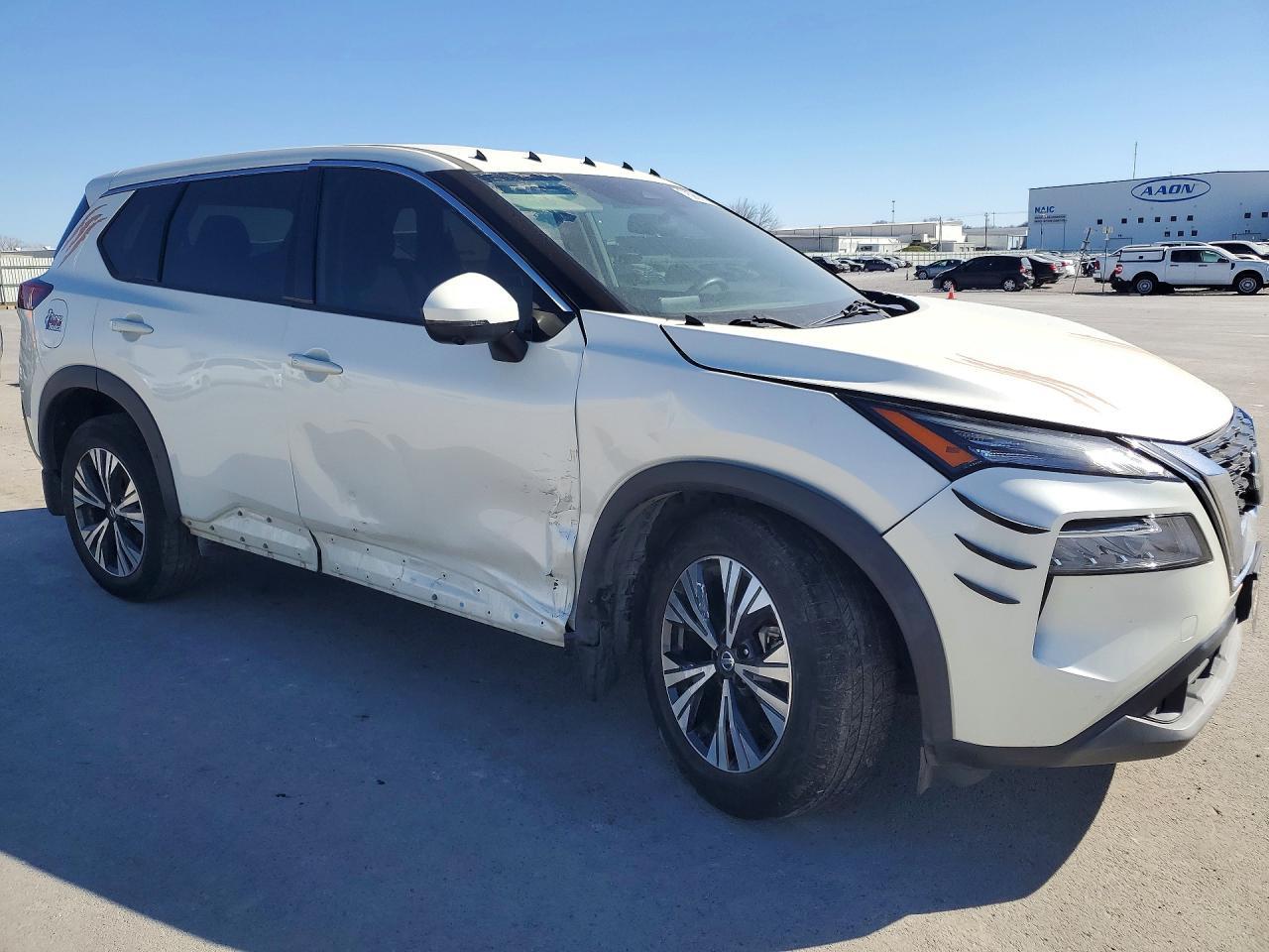 2021 Nissan Rogue Sv - zdjęcie 4