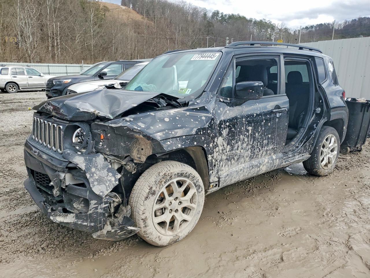 2016 Jeep Renegade Latitude - zdjęcie główne