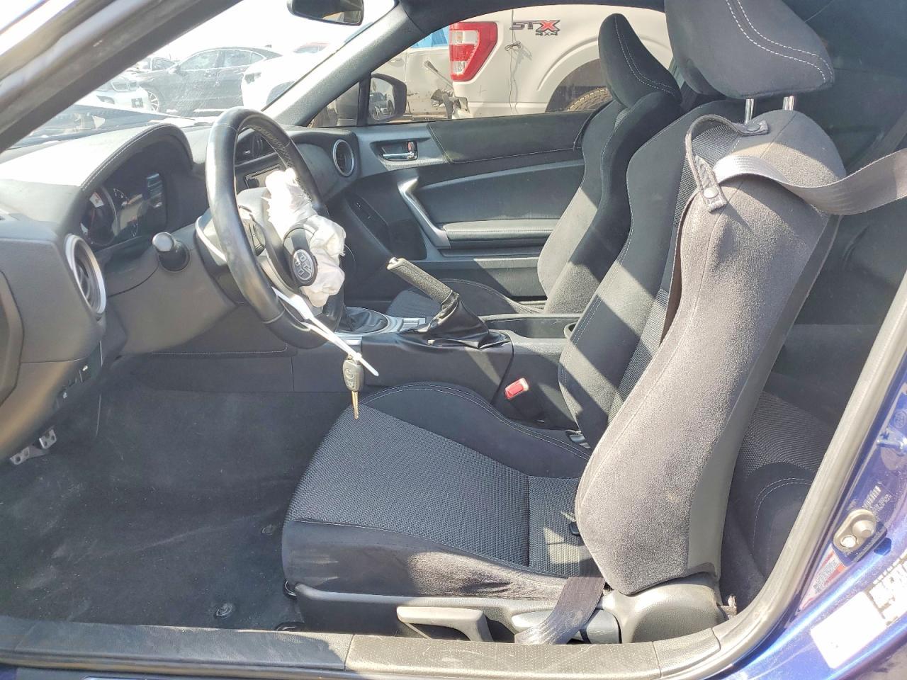 2017 Toyota 86 Base - zdjęcie 7