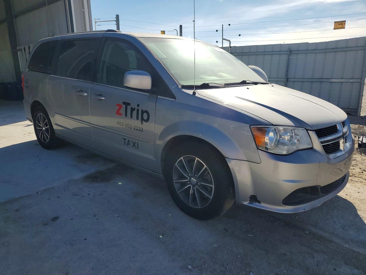 2017 Dodge Grand Caravan Sxt - zdjęcie 4
