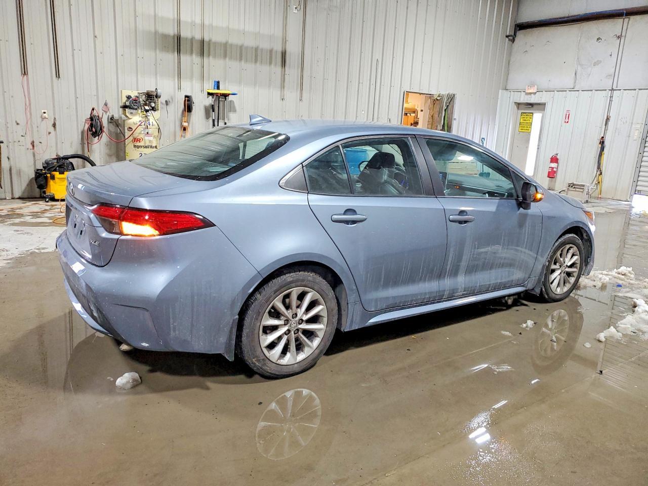 2022 Toyota Corolla Xle - zdjęcie 3