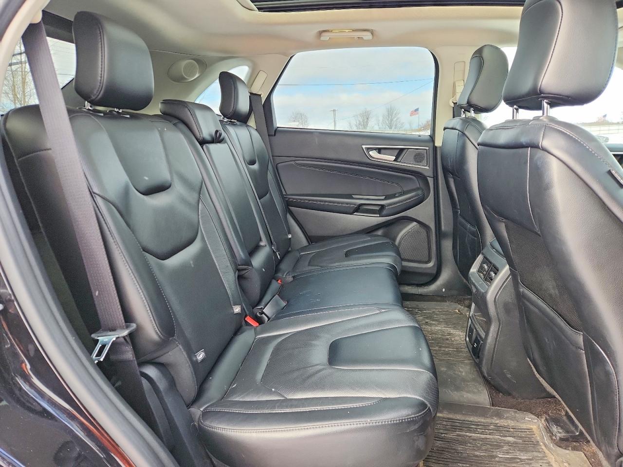 2020 Ford Edge Titanium - zdjęcie 11