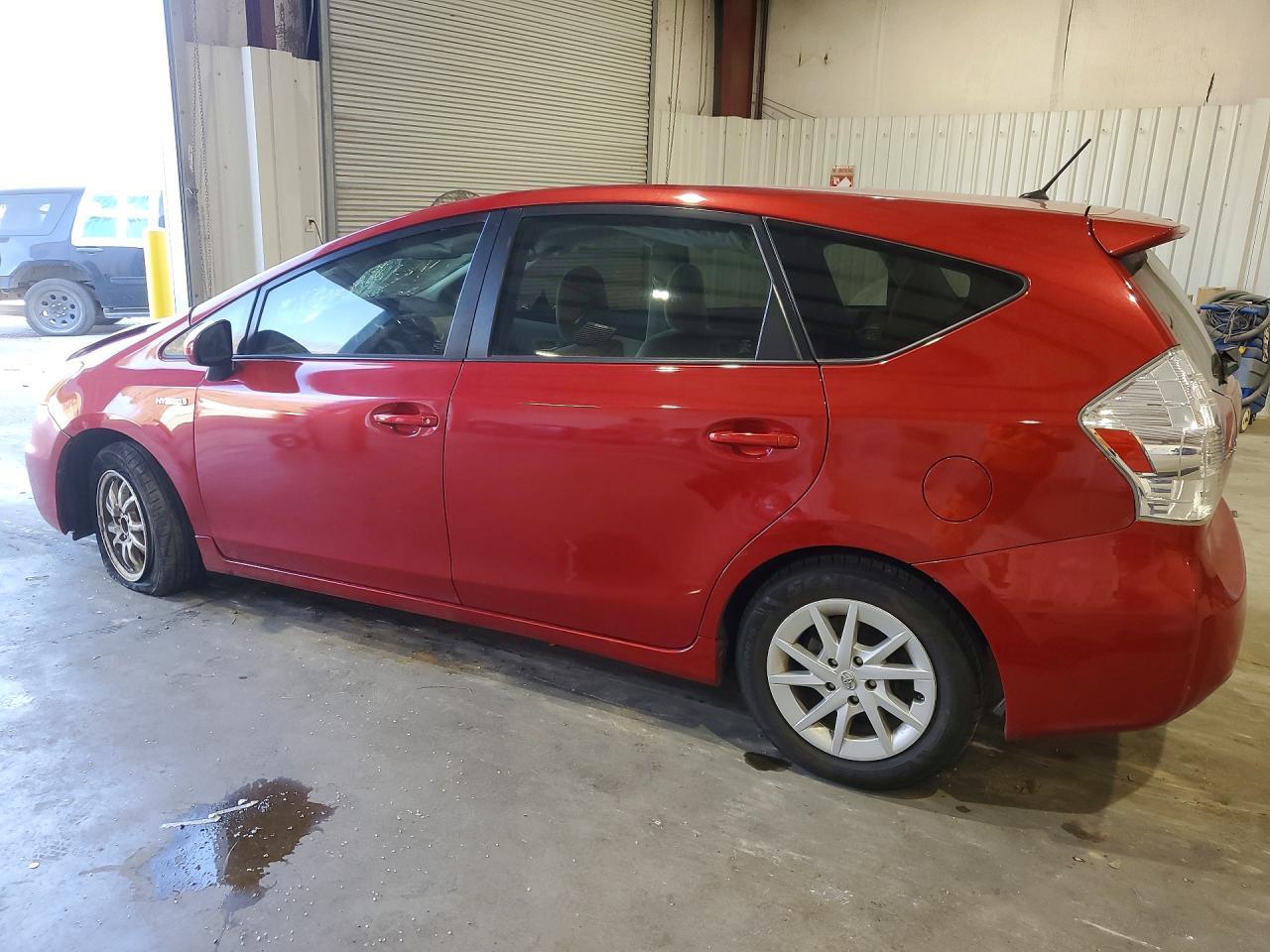 2014 Toyota Prius V Two - zdjęcie 2