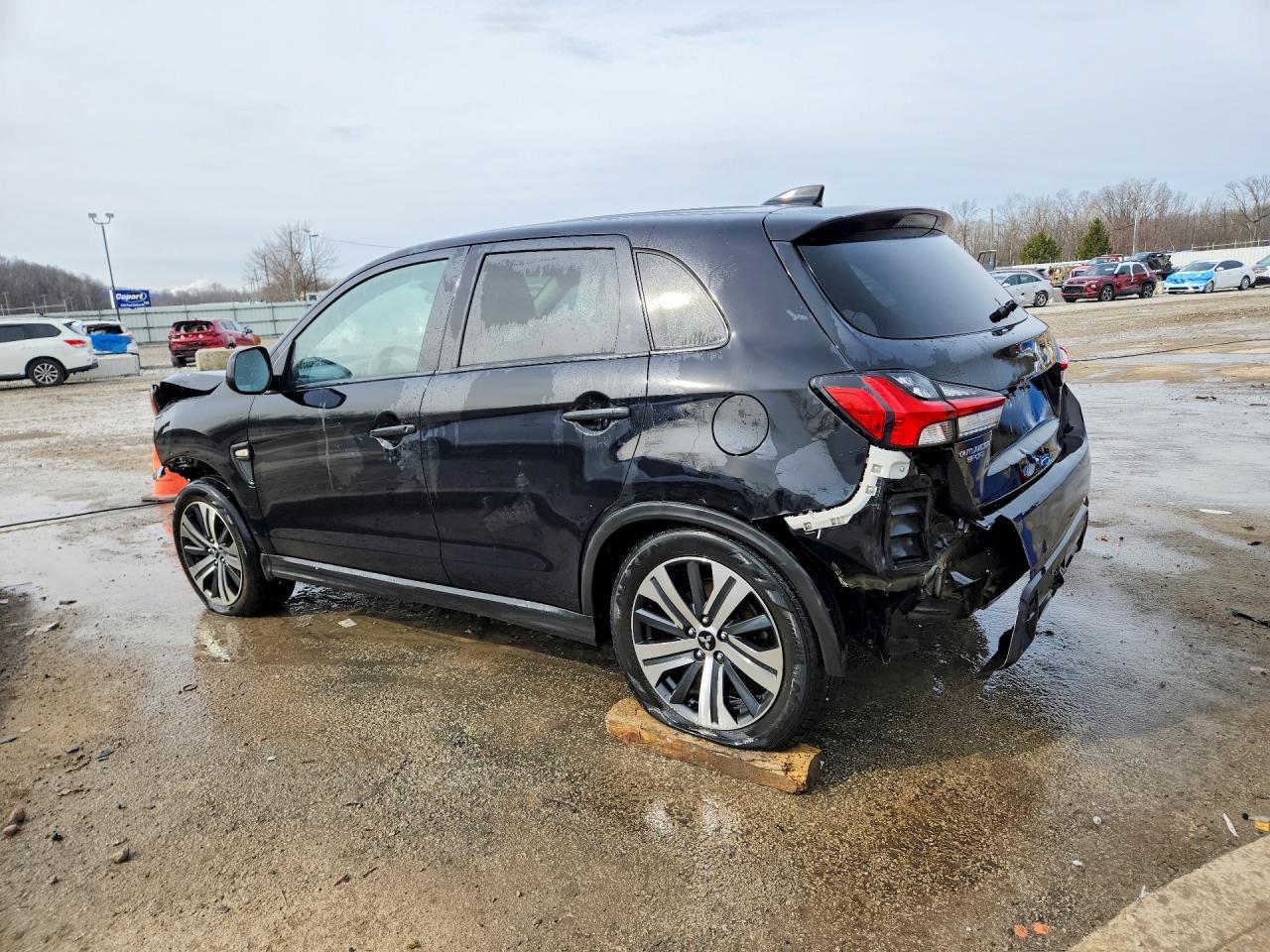 2022 Mitsubishi Outlander Sport Es - zdjęcie 2