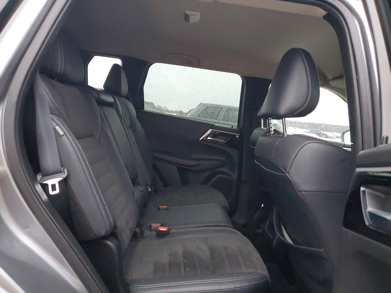 2022 Mitsubishi Outlander Se - zdjęcie 10