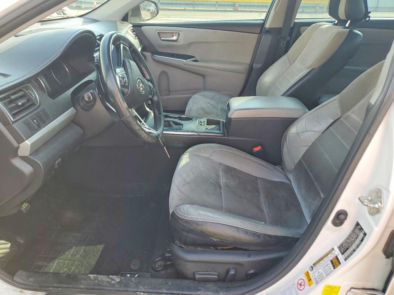 2016 Toyota Camry Le - zdjęcie 7