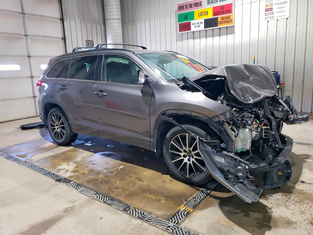 2017 Toyota Highlander Se - zdjęcie 4