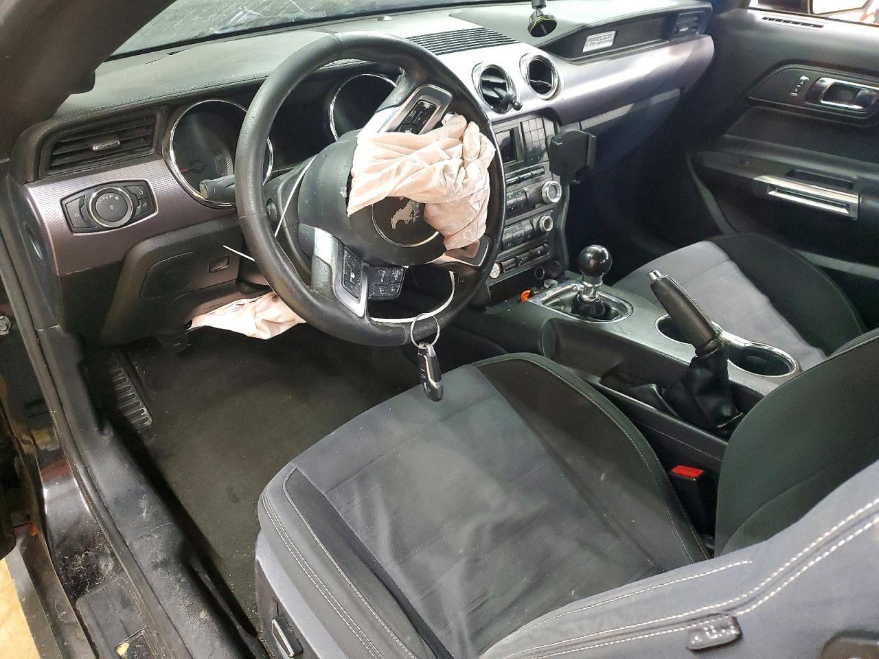 2015 Ford Mustang - zdjęcie 8