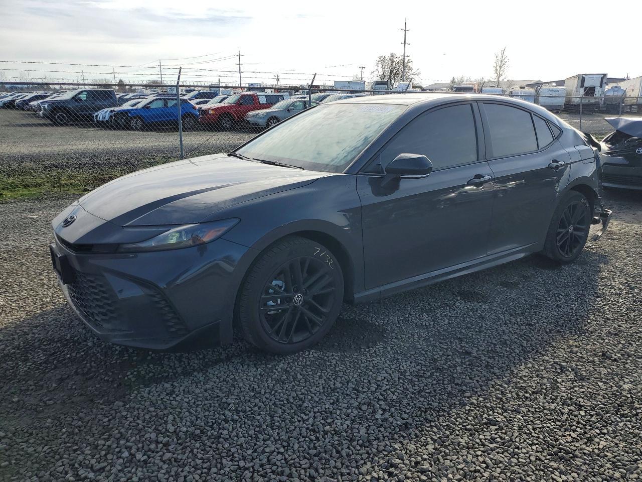 2025 Toyota Camry Se - zdjęcie główne